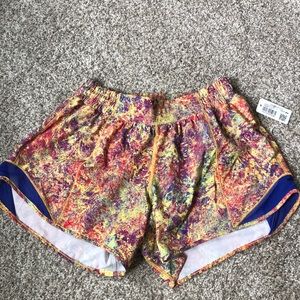 Lululemon Seawheeze Hottie Hot Shorts 4”